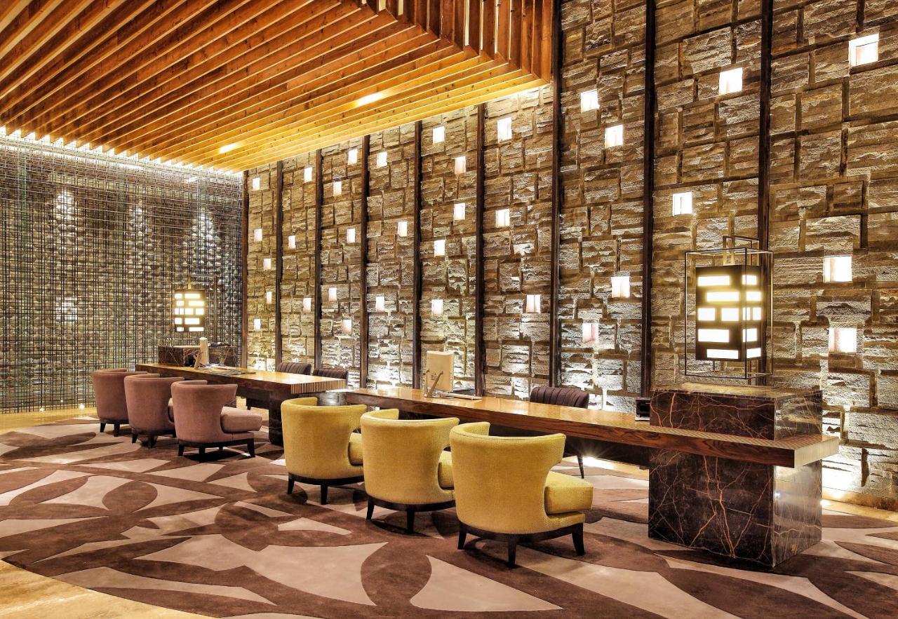 Ts Suites Seminyak  Ngoại thất bức ảnh The lobby of the Ritz-Carlton, Dubai